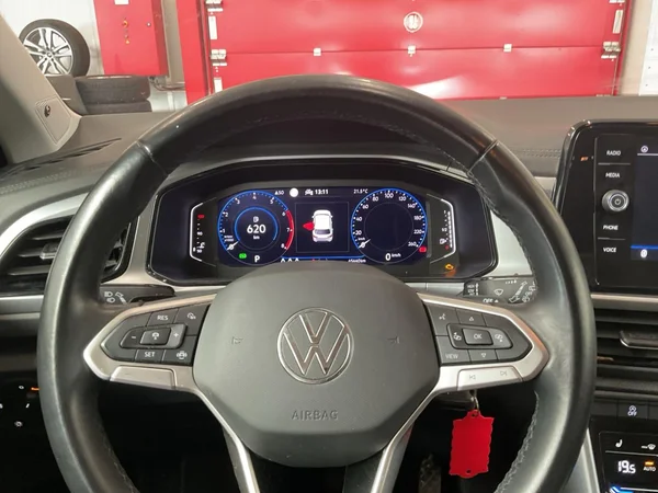 VOLKSWAGEN T-Roc (2022) — foto 6 van 22