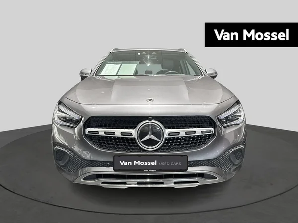 Mercedes-Benz GLA (2022) — foto 12 van 21