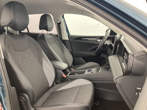 VOLKSWAGEN Tiguan (2025) — foto 22 van 36