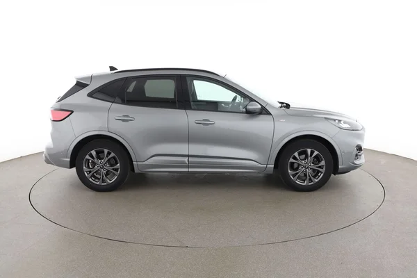 Ford Kuga (2021) — foto 13 van 16