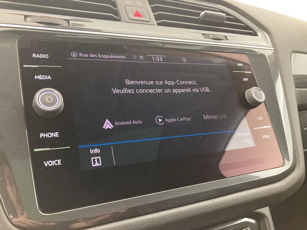 VOLKSWAGEN Tiguan Allspace (2021) — foto 13 van 36