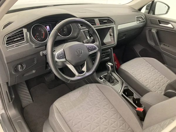 VOLKSWAGEN Tiguan (2022) — foto 7 van 36