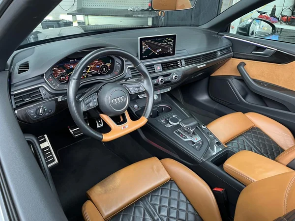 AUDI S5 Cabriolet (2018) — foto 3 van 20