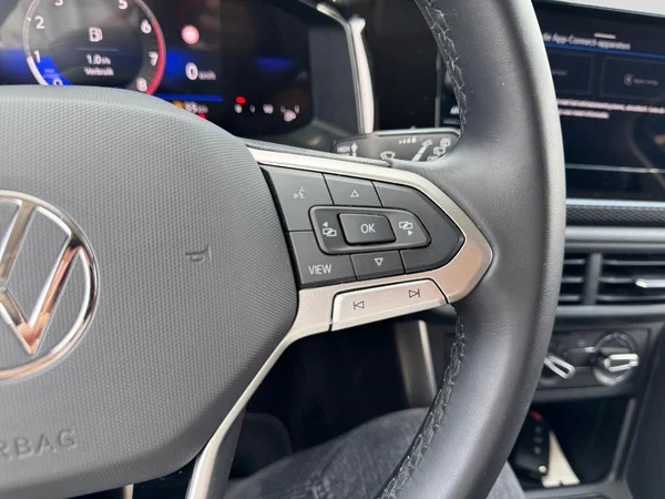 VOLKSWAGEN Taigo (2024) — foto 3 van 15