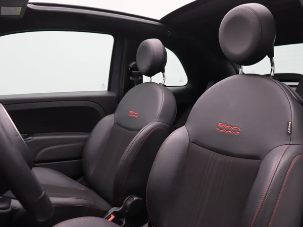 FIAT 500C (2021) — foto 2 van 15
