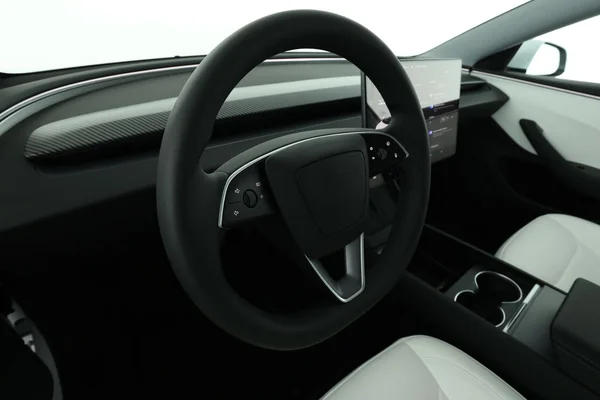 Tesla Model (2025) — foto 3 van 17