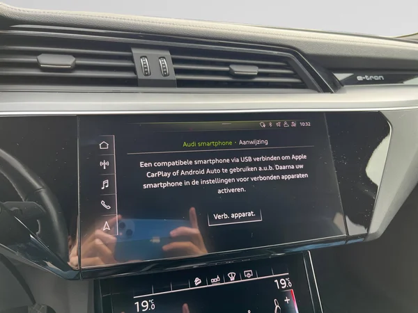 AUDI e-tron (2019) — foto 11 van 24