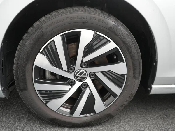 VOLKSWAGEN Golf VIII eHybrid (PHEV) (2022) — foto 28 van 30