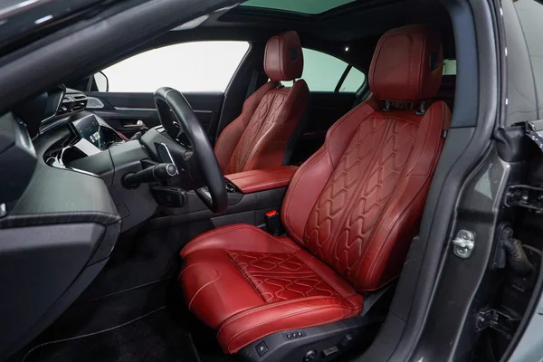 Peugeot 508 PHEV (2022) — foto 5 van 64