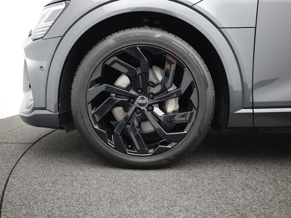 AUDI e-tron Sportback (2023) — foto 13 van 26