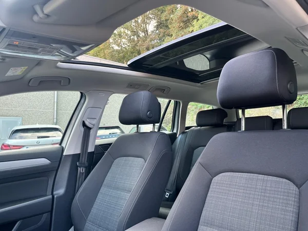 VOLKSWAGEN Passat SW (2022) — foto 3 van 21