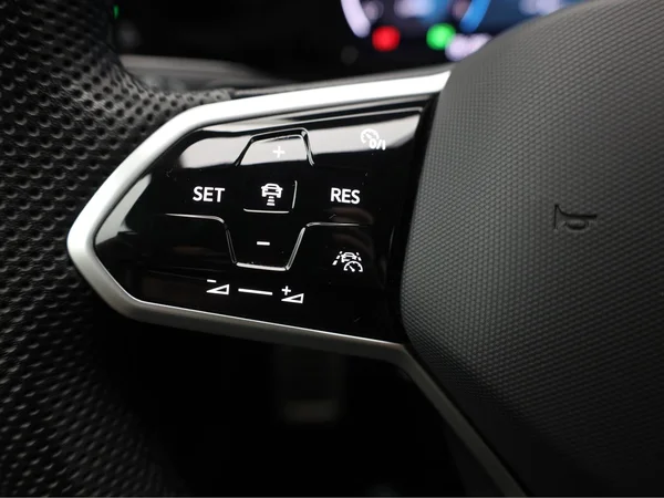 VOLKSWAGEN Golf VIII (2023) — foto 6 van 20