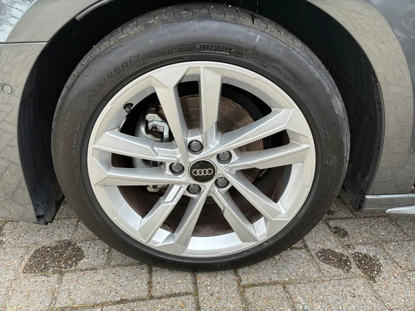 AUDI A3 Sportback (2025) — foto 2 van 24