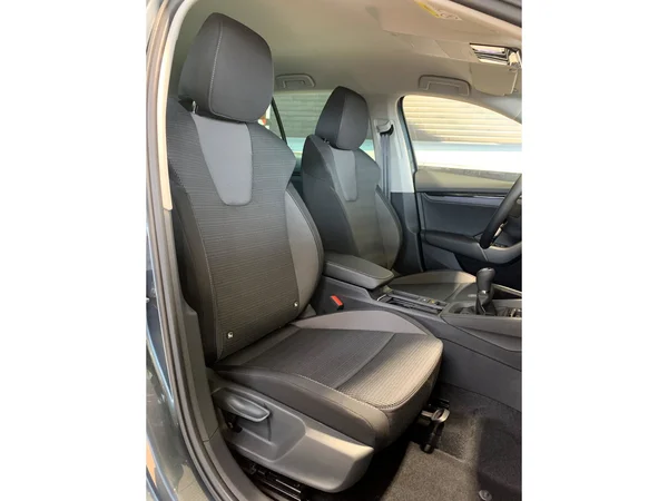 SKODA Octavia Combi (2021) — foto 15 van 30