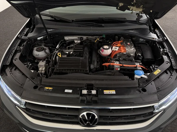 VOLKSWAGEN Tiguan (2022) — foto 6 van 29