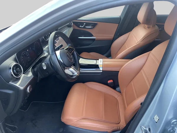 Mercedes-Benz C-Klasse (2023) — foto 17 van 20