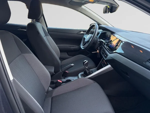 VOLKSWAGEN Polo (2024) — foto 2 van 13