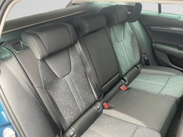 SKODA Octavia Combi Dsl (2022) — foto 9 van 21