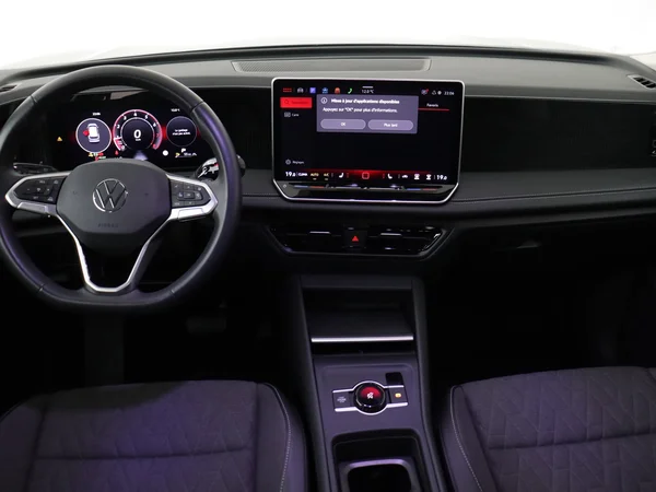 VOLKSWAGEN Tiguan (2025) — foto 7 van 19