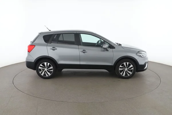 Suzuki SX4 (2018) — foto 13 van 16