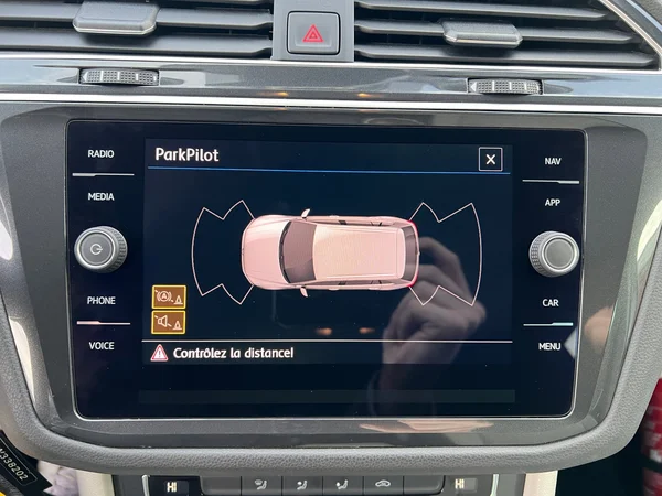 VOLKSWAGEN Tiguan (2019) — foto 3 van 20