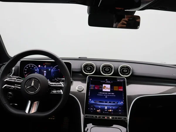 Mercedes-Benz C-Klasse (2025) — foto 13 van 26