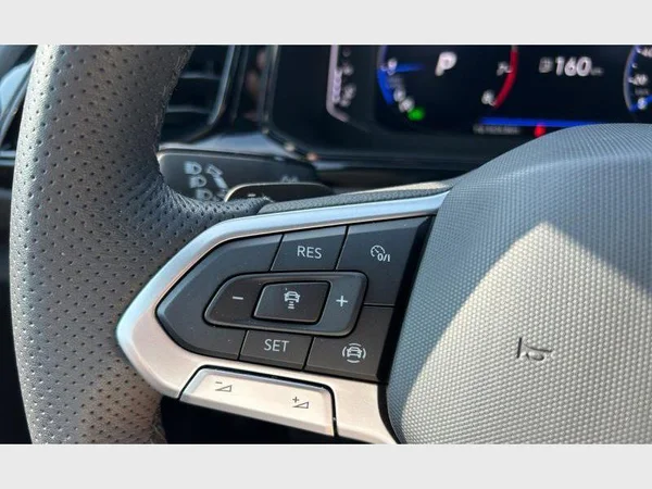 Volkswagen T-Roc (2025) — foto 13 van 29