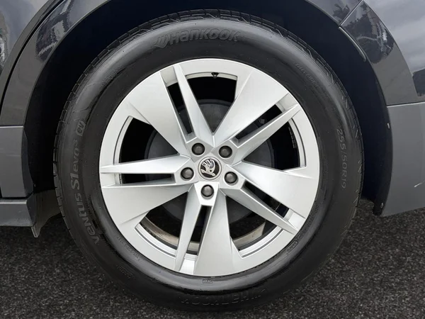 SKODA Enyaq (2021) — foto 16 van 19