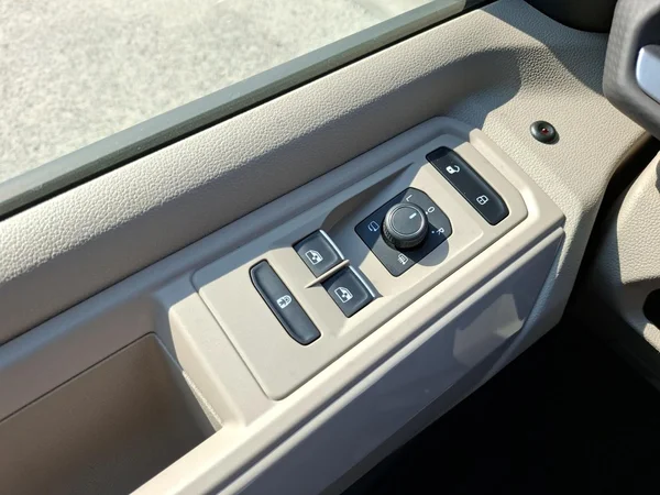 VOLKSWAGEN Multivan T7 Long eHybrid (PHEV) (2025) — foto 7 van 23