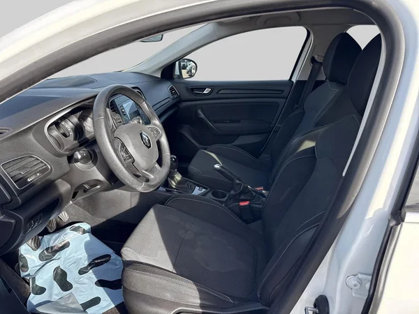 Renault Mégane Grand Tour (2019) — foto 14 van 15