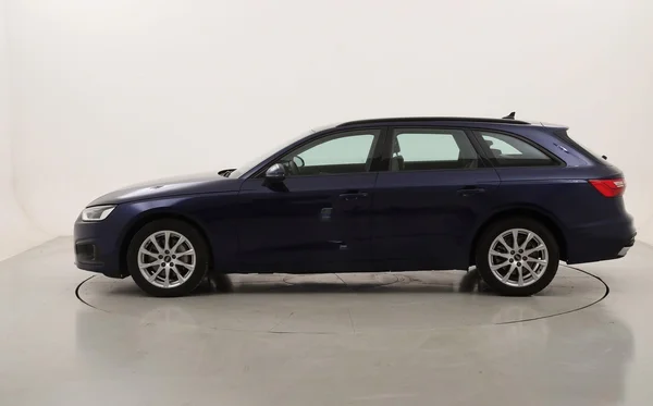 Audi A4 Allroad Quattro (2021) — foto 12 van 33