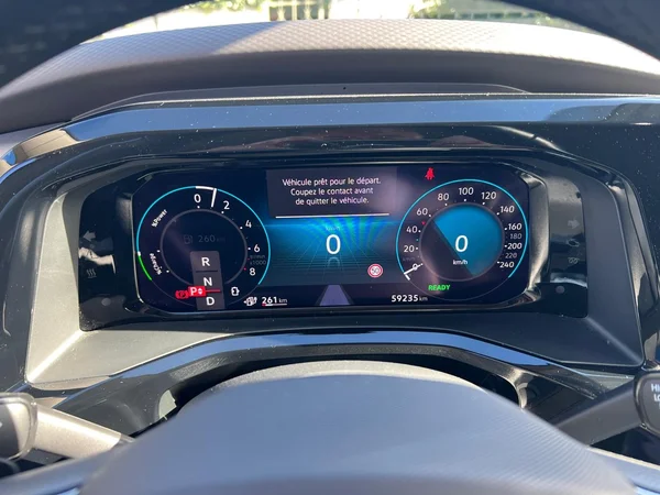 VOLKSWAGEN Multivan T7 eHybrid (PHEV) (2023) — foto 17 van 18