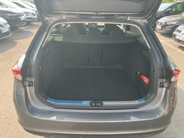 SKODA Superb Combi (2025) — foto 9 van 25