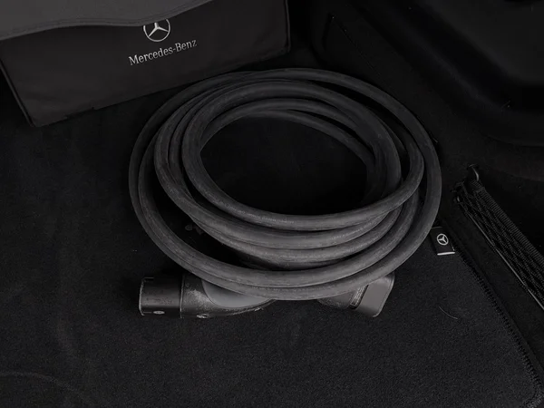 MERCEDES EQB 250 (2022) — foto 25 van 35