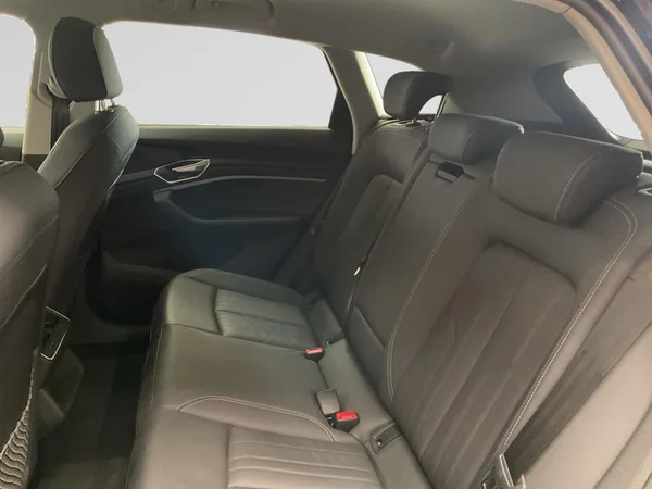 AUDI Q8 e-tron (2024) — foto 10 van 22