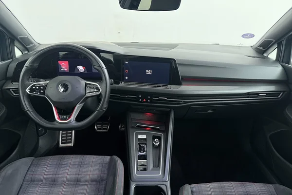 Volkswagen Golf VIII GTI (2020) — foto 34 van 34