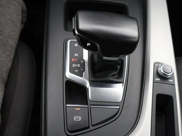 AUDI A4 (2022) — foto 21 van 28