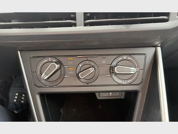 Volkswagen Polo (2024) — foto 9 van 22