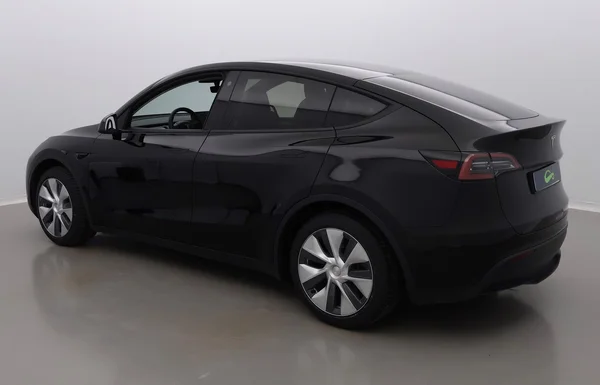 Tesla Model 3 (2023) — foto 23 van 36