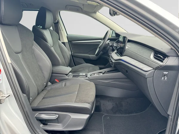 SKODA Octavia Combi (2024) — foto 12 van 18