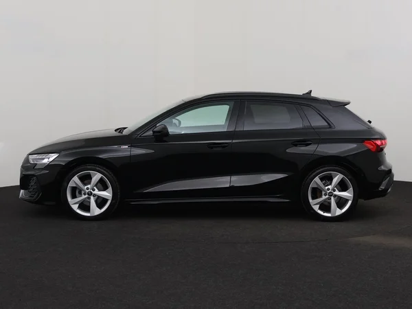 AUDI A3 Sportback (2025) — foto 8 van 18