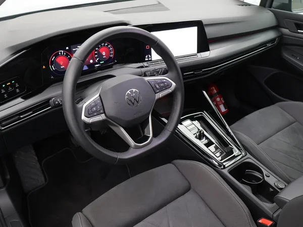 VOLKSWAGEN Golf VIII eHybrid (PHEV) (2024) — foto 10 van 29