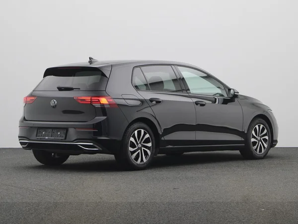 VOLKSWAGEN Golf VIII (2023) — foto 12 van 19