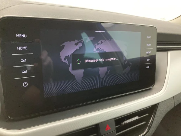 SKODA Kamiq (2022) — foto 4 van 36