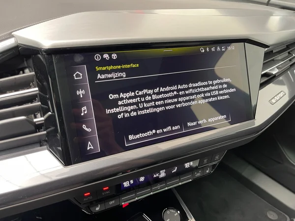AUDI Q4 e-tron (2025) — foto 3 van 15