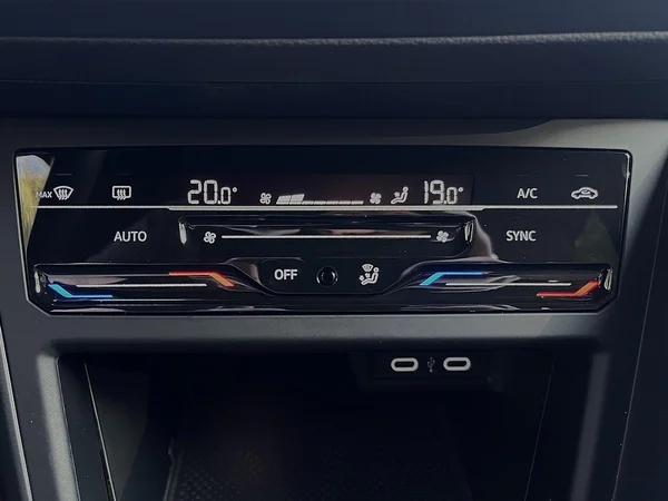 VOLKSWAGEN Polo (2023) — foto 6 van 17