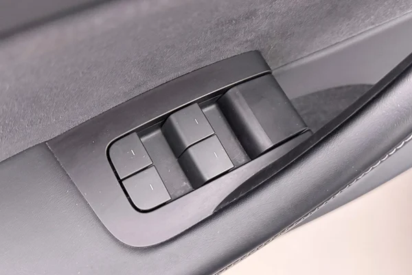 Tesla Model 3 (2023) — foto 15 van 36