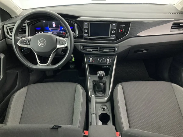 VOLKSWAGEN Polo (2024) — foto 6 van 36