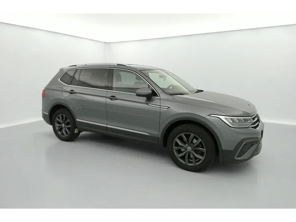 VOLKSWAGEN Tiguan Allspace (2023) — foto 23 van 36