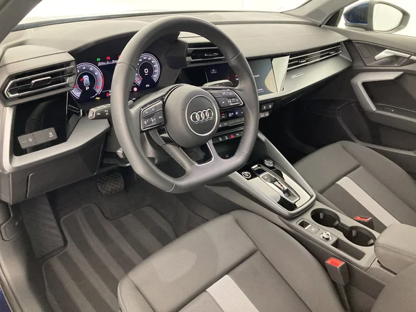 AUDI A3 Sportback (2024) — foto 28 van 36